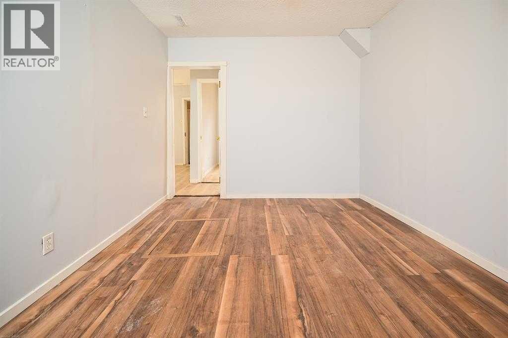 1024 18 Avenue SE — photo 16