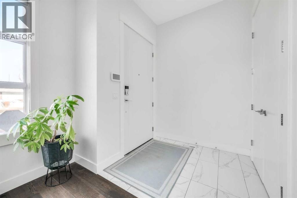 2415 25 Avenue NW — photo 15