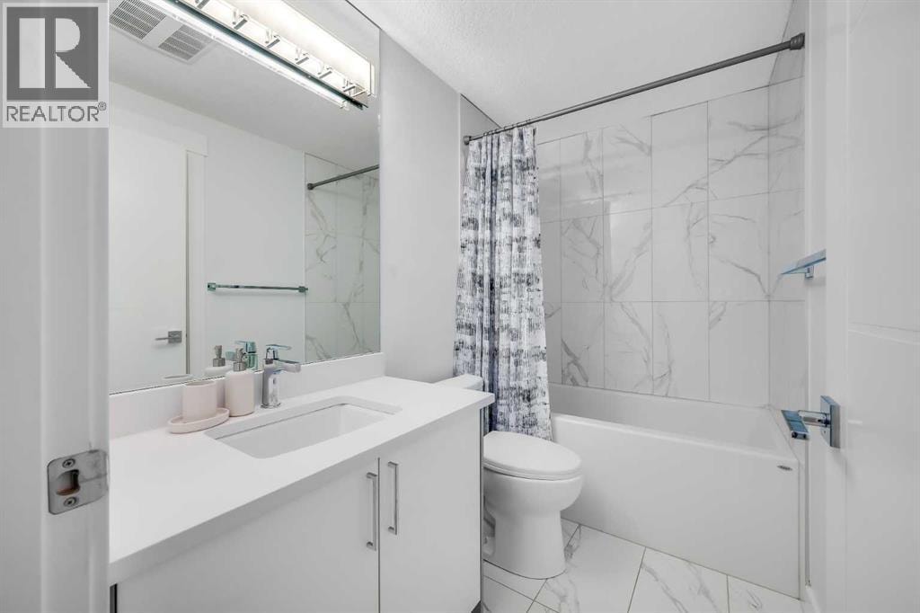 2415 25 Avenue NW — photo 31