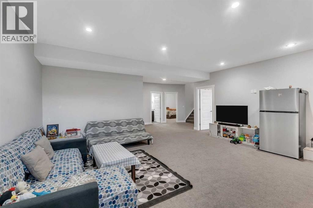 109 Chelsea Grove — photo 44