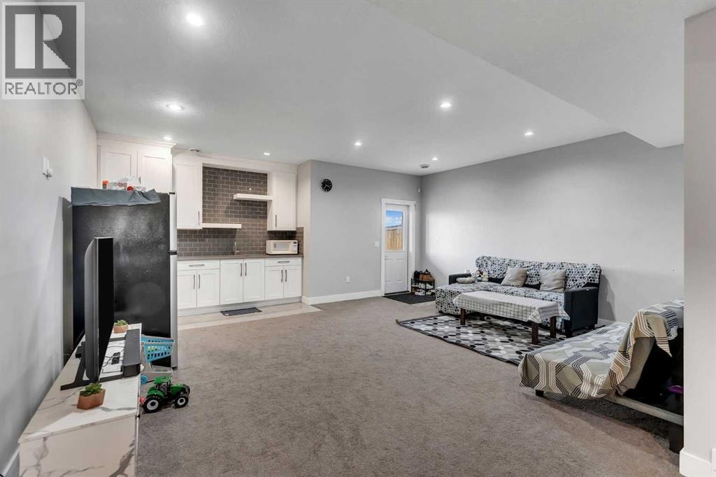 109 Chelsea Grove — photo 42