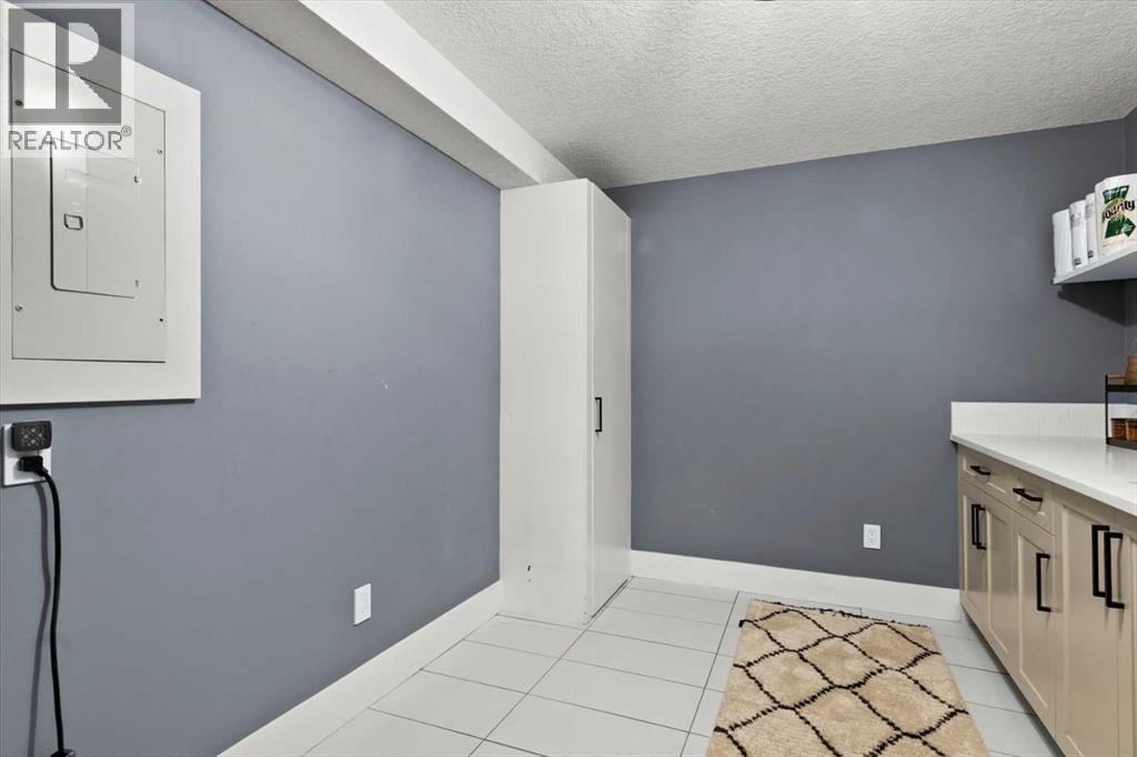 302, 320 Meredith Road NE — photo 39