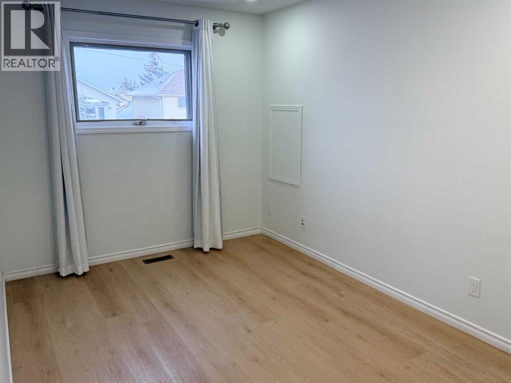 651 Macewan Drive NW — photo 16