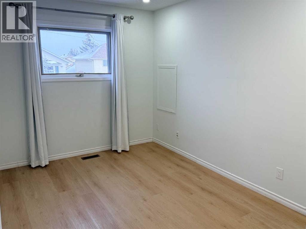 651 Macewan Drive NW — photo 17