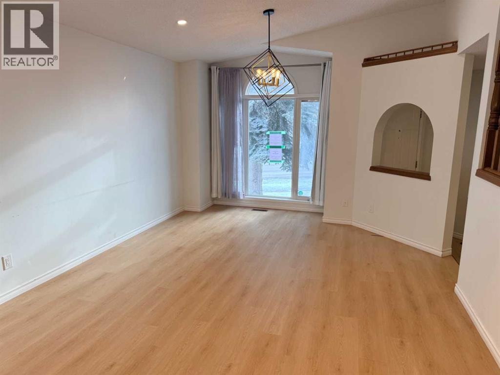 651 Macewan Drive NW — photo 7