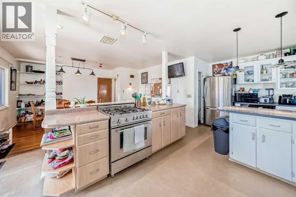 2328 Capitol Hill Crescent NW — photo 15