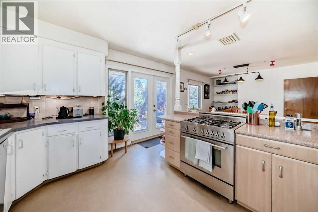 2328 Capitol Hill Crescent NW — photo 17