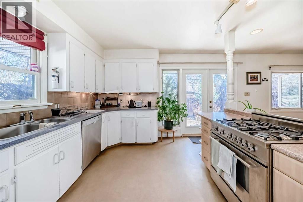 2328 Capitol Hill Crescent NW — photo 19