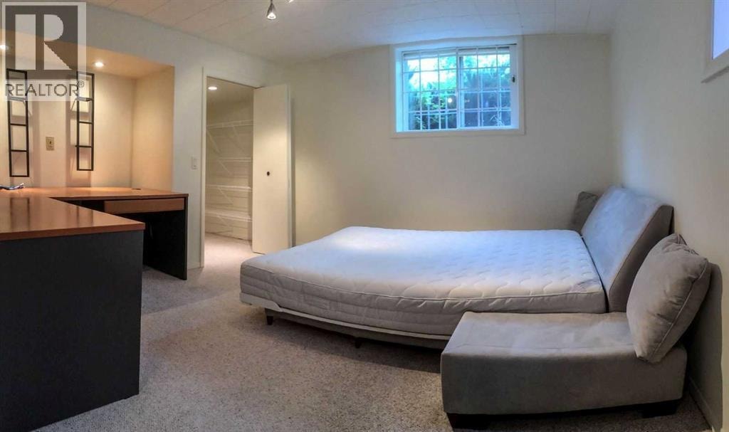 2328 Capitol Hill Crescent NW — photo 25