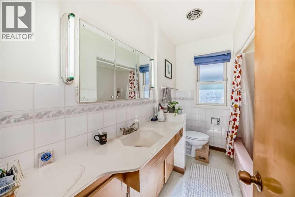 2328 Capitol Hill Crescent NW — photo 31