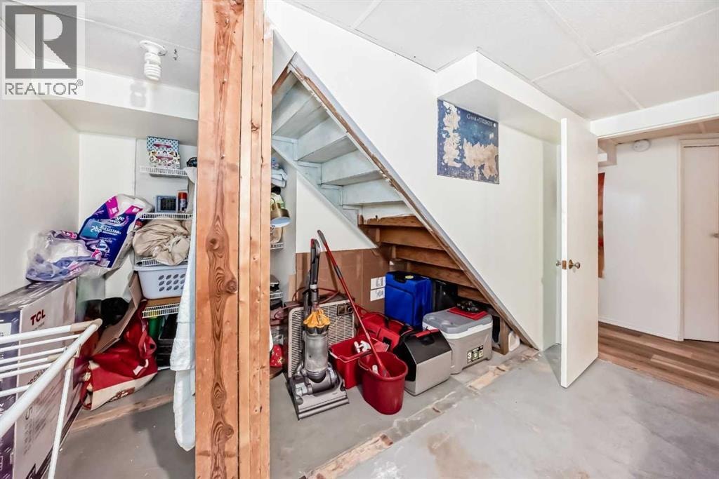 2328 Capitol Hill Crescent NW — photo 37
