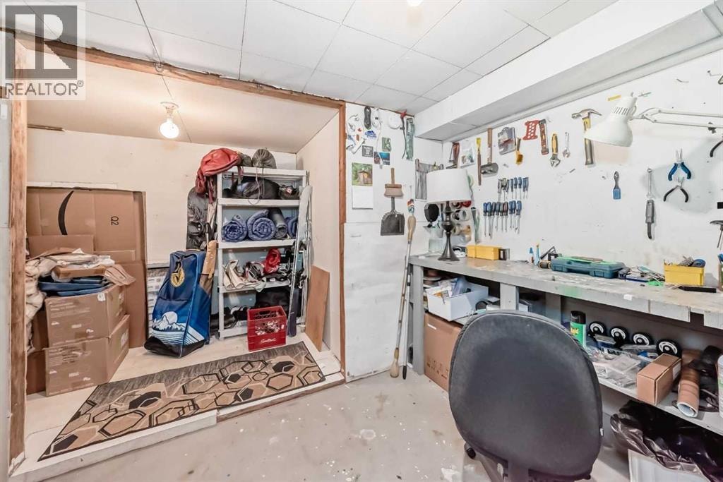 2328 Capitol Hill Crescent NW — photo 38