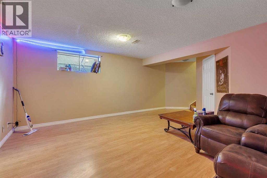 60 Sherwood Way NW — photo 23