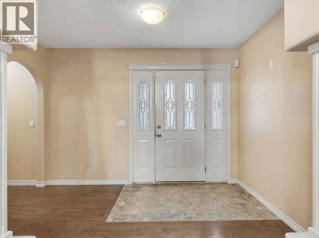 60 Sherwood Way NW — photo 5