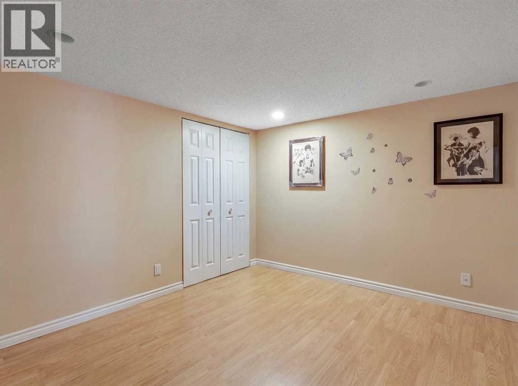 60 Sherwood Way NW — photo 25
