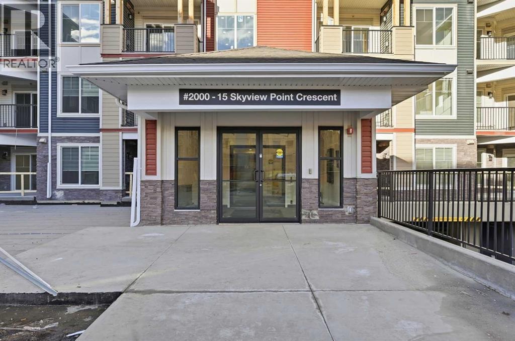 2106, 15 Skyview Point Crescent NE — photo 3