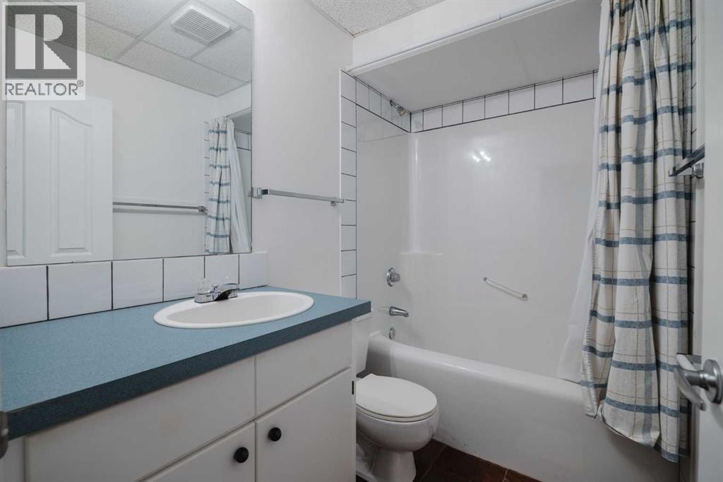 15 Elma Street W — photo 29
