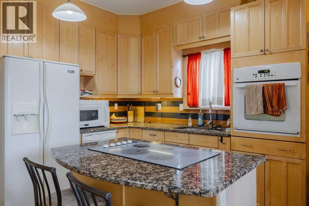 15 Elma Street W — photo 15