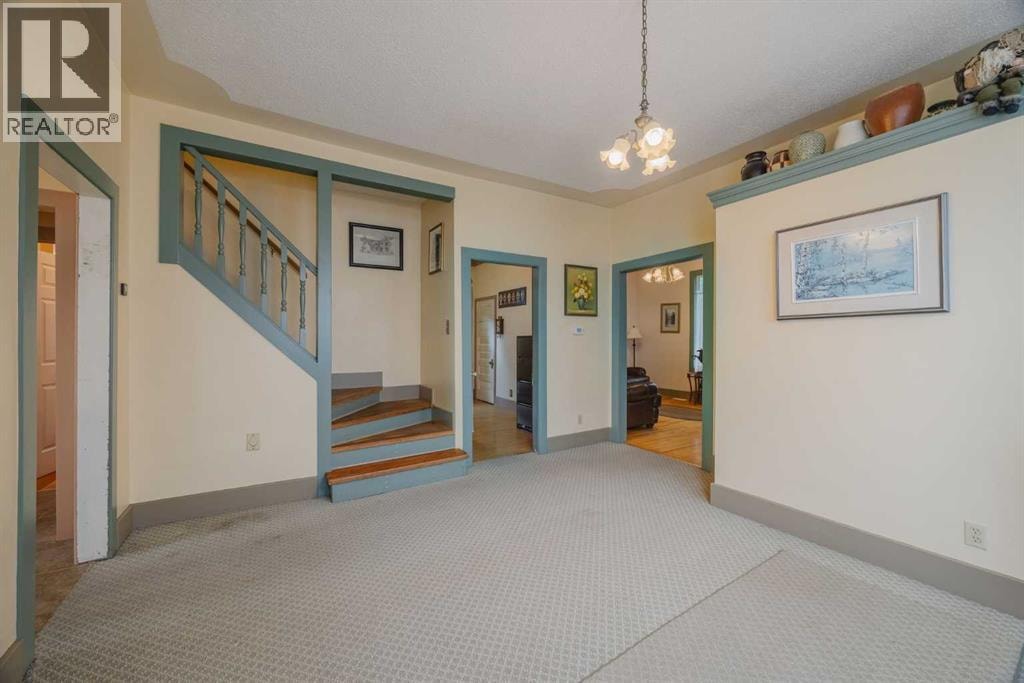 15 Elma Street W — photo 10