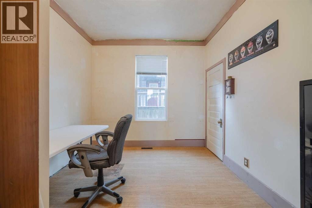 15 Elma Street W — photo 11