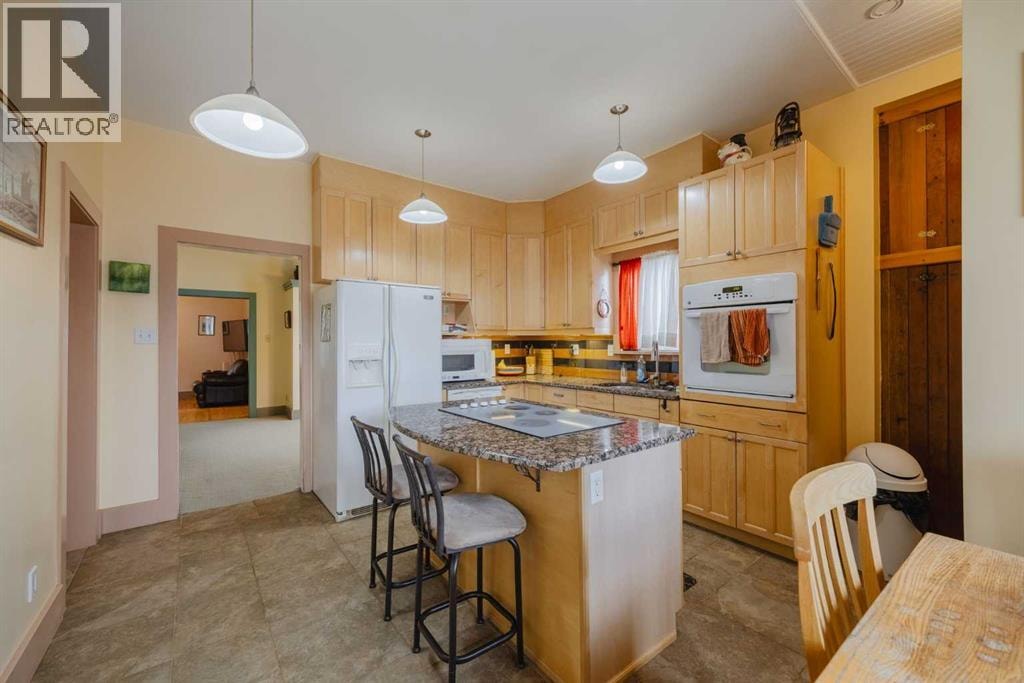 15 Elma Street W — photo 13