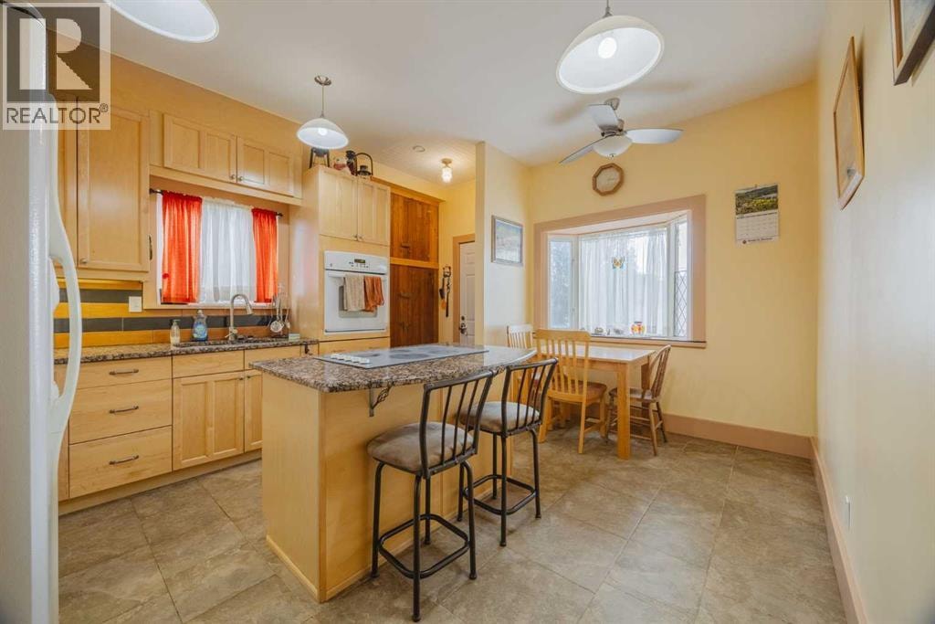 15 Elma Street W — photo 12
