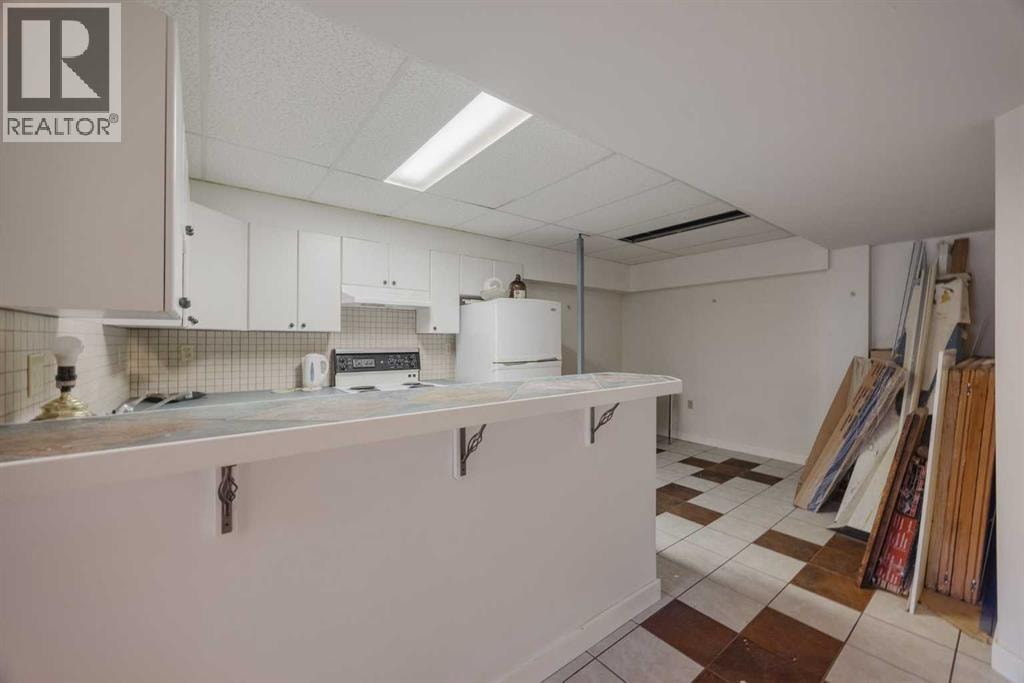 15 Elma Street W — photo 31