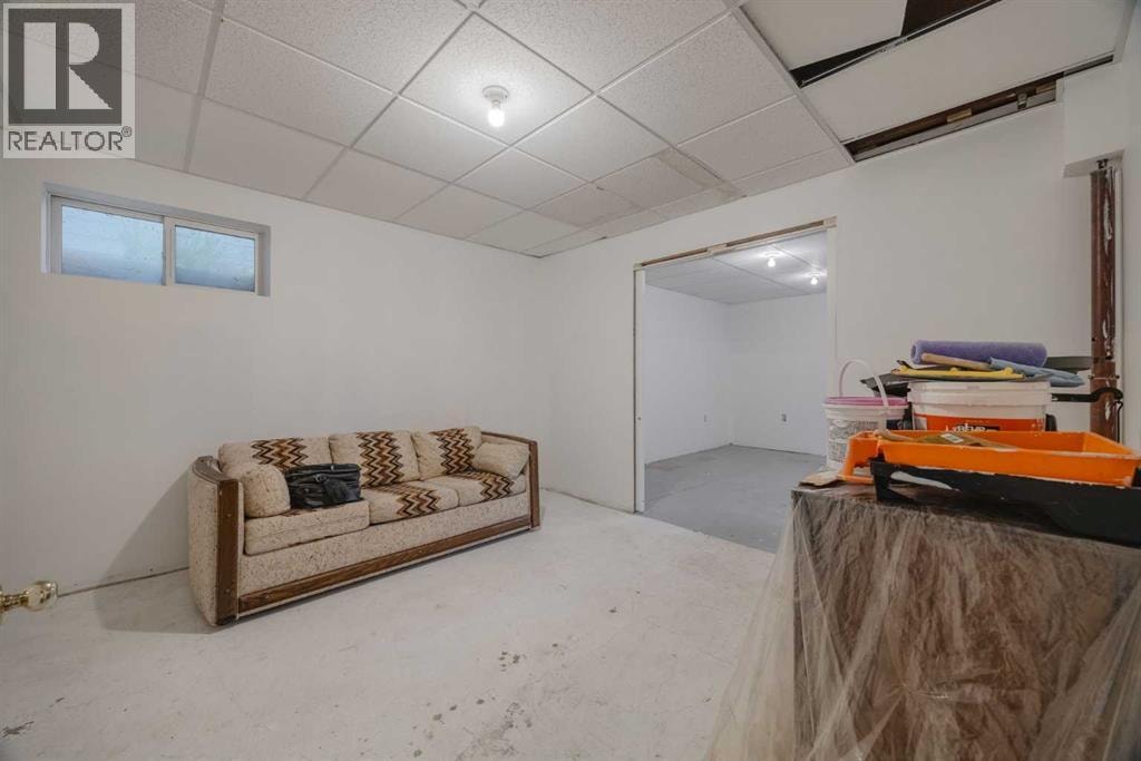 15 Elma Street W — photo 30