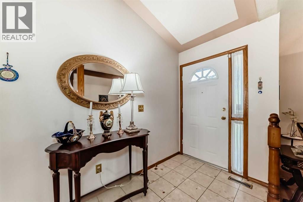 131 Varsity Estates Terrace NW — photo 3