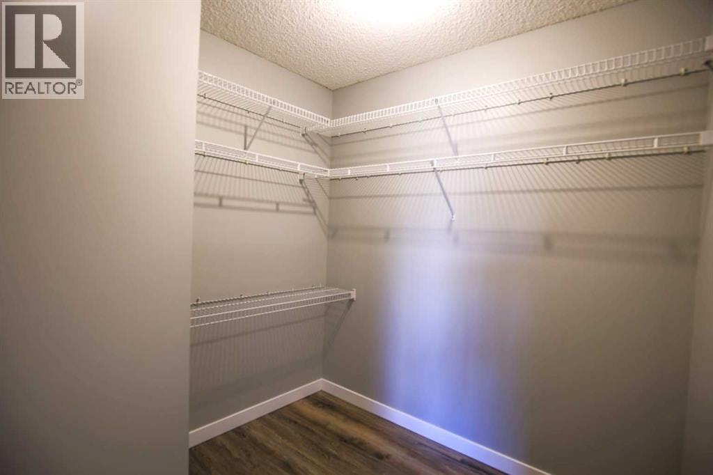202, 5202 Valleyview Park SE — photo 9