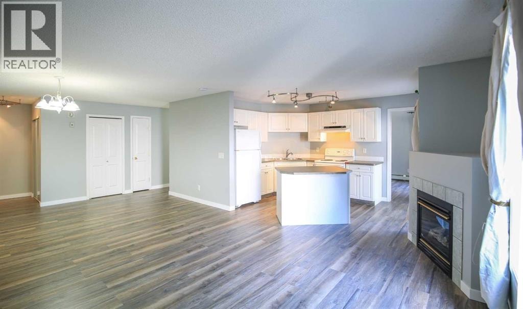 202, 5202 Valleyview Park SE — photo 2