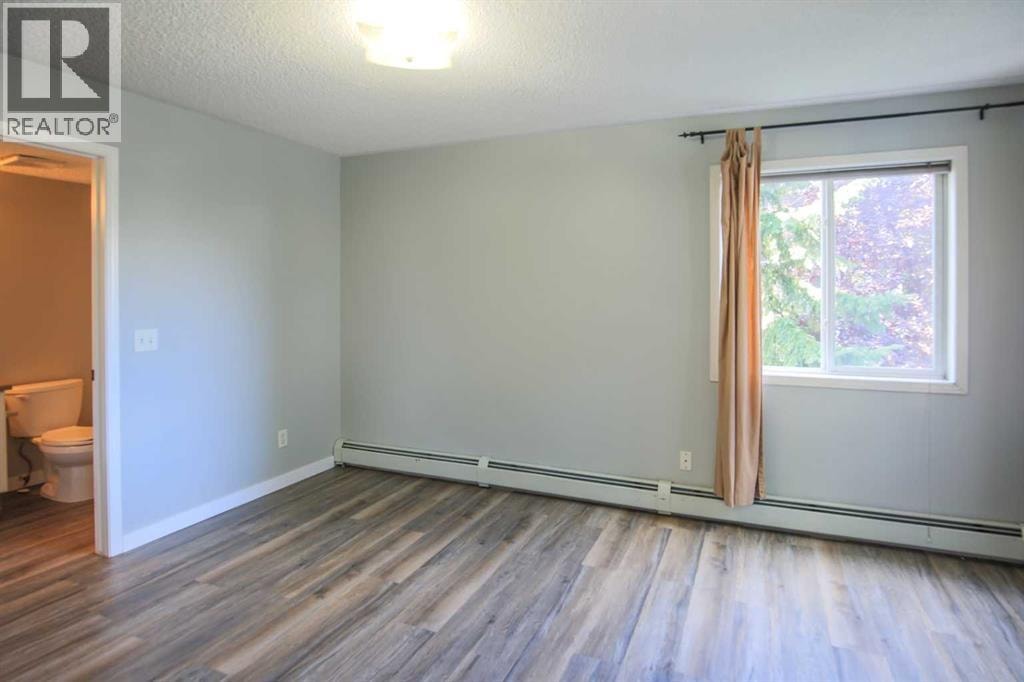 202, 5202 Valleyview Park SE — photo 6
