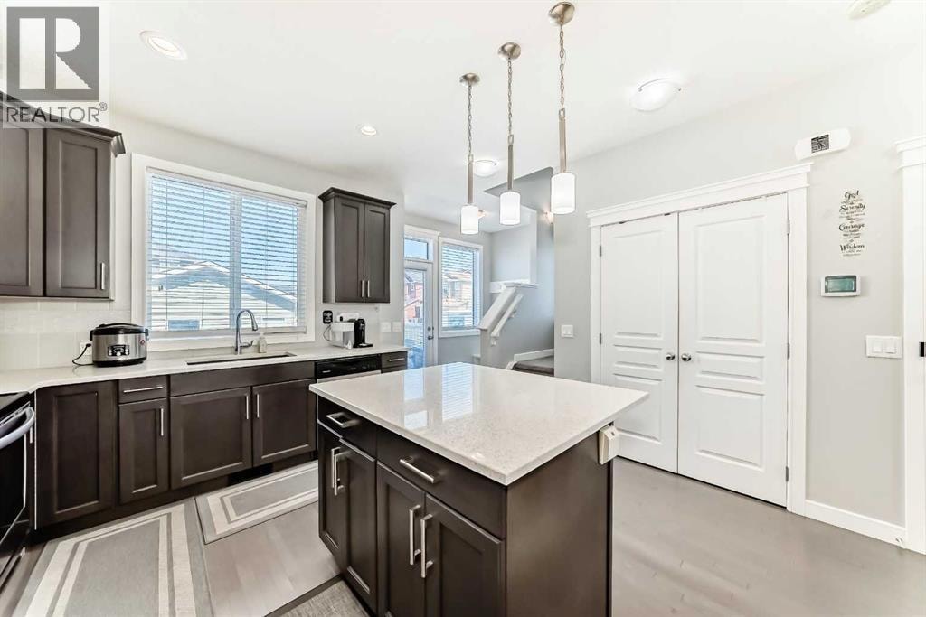 392 Redstone Drive NE — photo 4