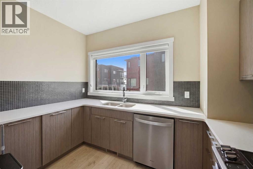 904, 218 Sherwood Square NW — photo 18