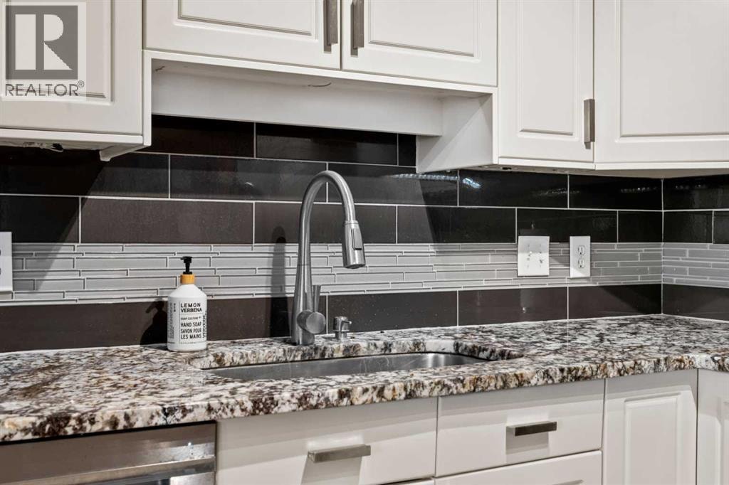 38 Richelieu Court SW — photo 12