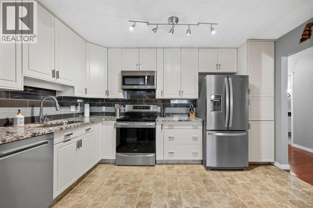 38 Richelieu Court SW — photo 14