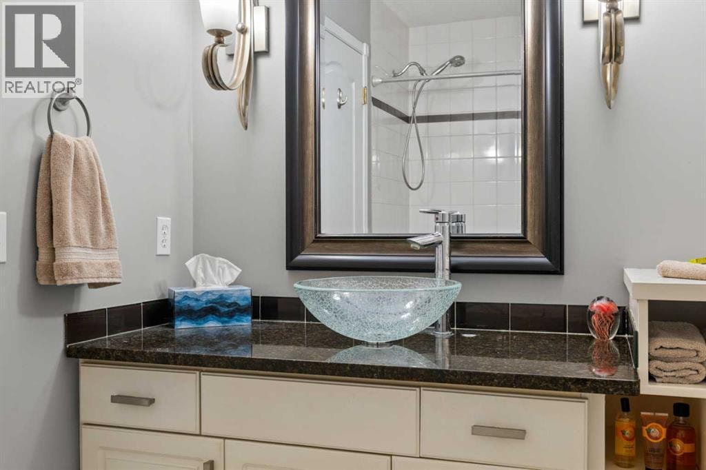 38 Richelieu Court SW — photo 15