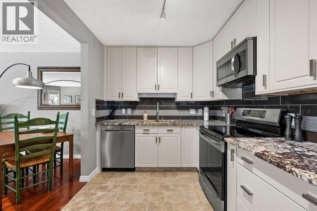 38 Richelieu Court SW — photo 10