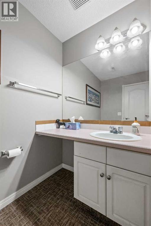 38 Richelieu Court SW — photo 27