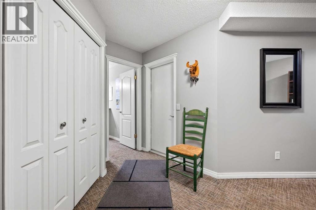 38 Richelieu Court SW — photo 26