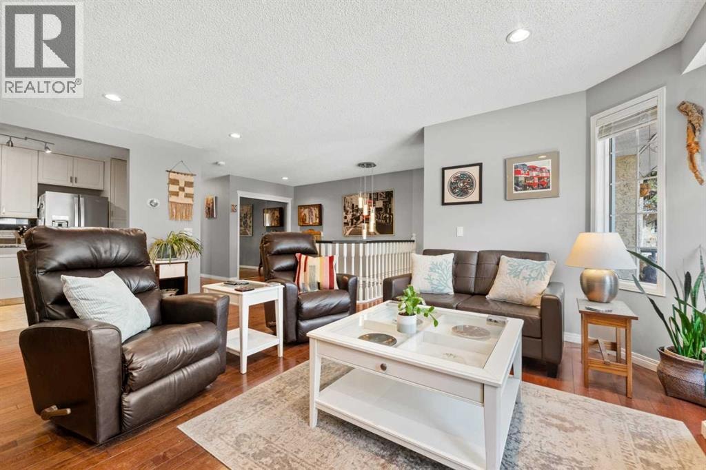 38 Richelieu Court SW — photo 6