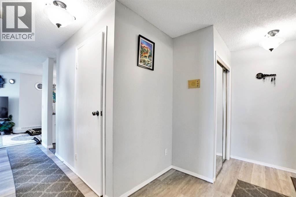 109, 110 20 Avenue NE — photo 3