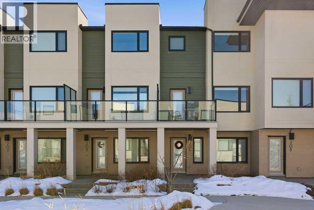 204, 218 Sherwood Square NW — photo 3