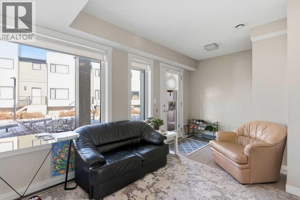 204, 218 Sherwood Square NW — photo 5