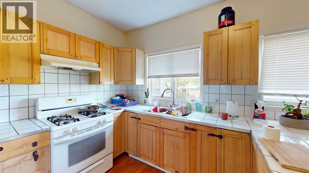 1625 23 Avenue SW — photo 13