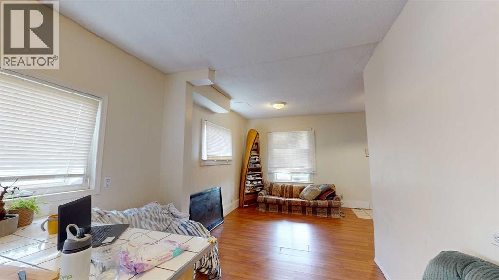 1625 23 Avenue SW — photo 14