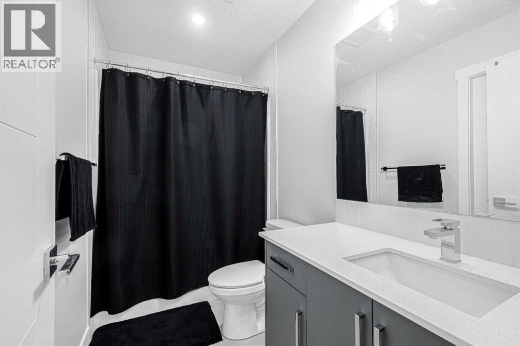 2226, 151 Skyview Bay NE — photo 9