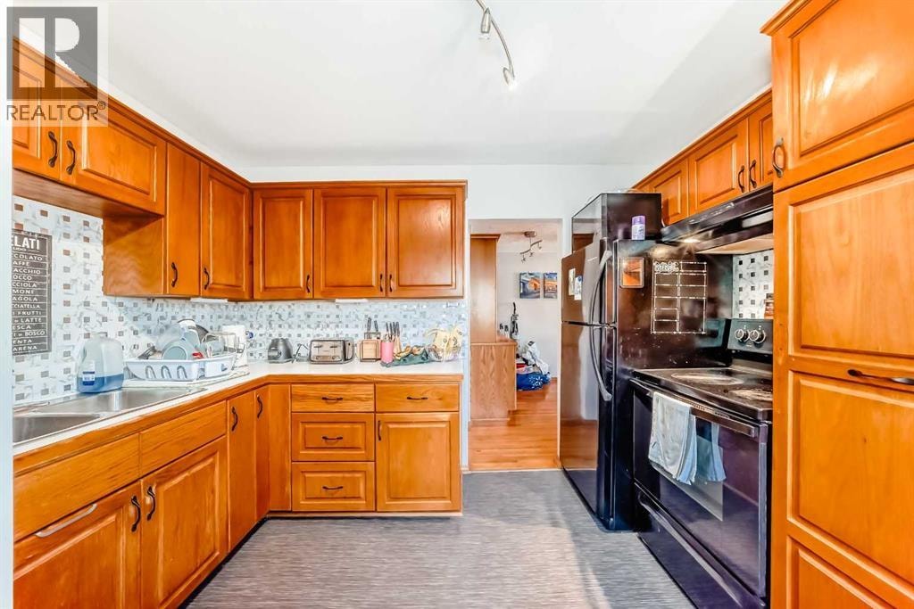 1415 Rosehill Drive NW — photo 3