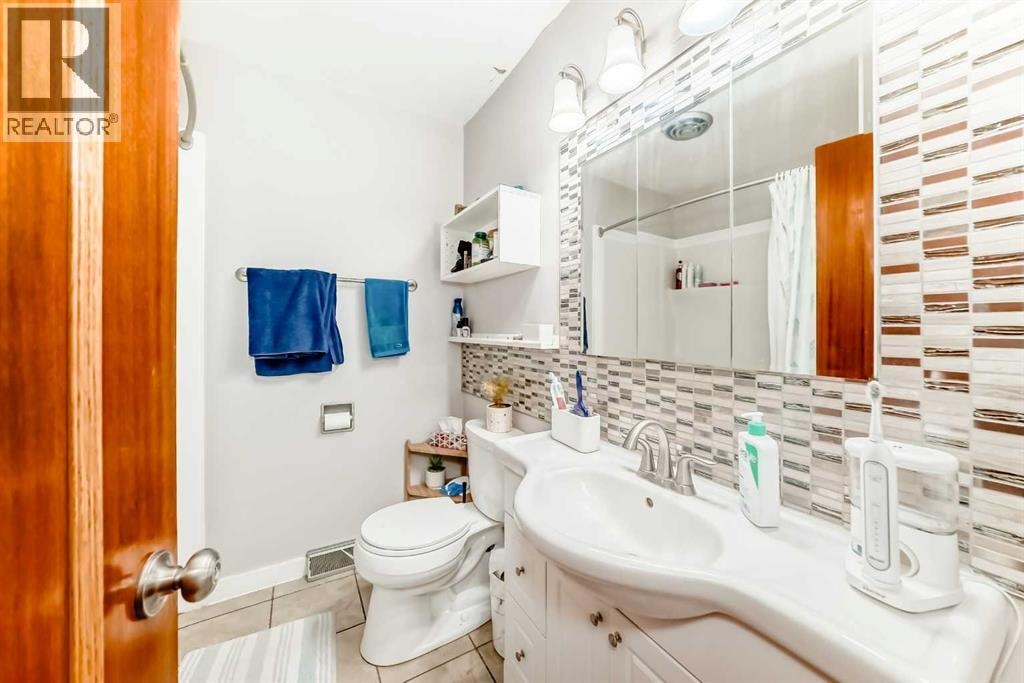 1415 Rosehill Drive NW — photo 24