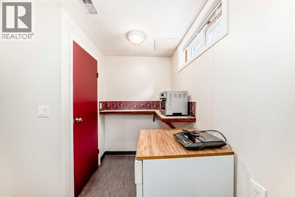 1415 Rosehill Drive NW — photo 31